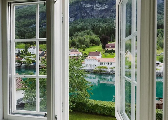 - House By The River בית נופש