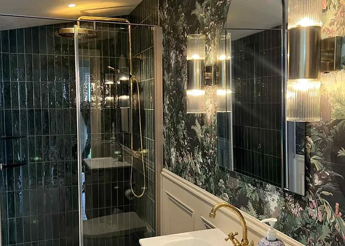 בית נופש - House By The River