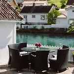 Holiday home - House By The River Stryn