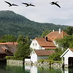 - House By The River * Stryn