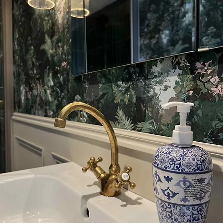 - House By The River * سترين