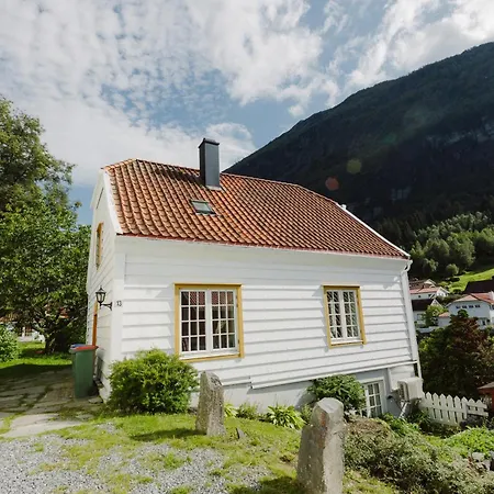 بيت للعطل - House By The River *