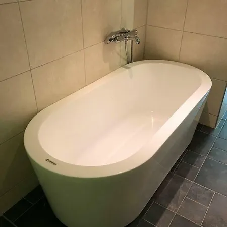 بيت للعطل - House By The River *