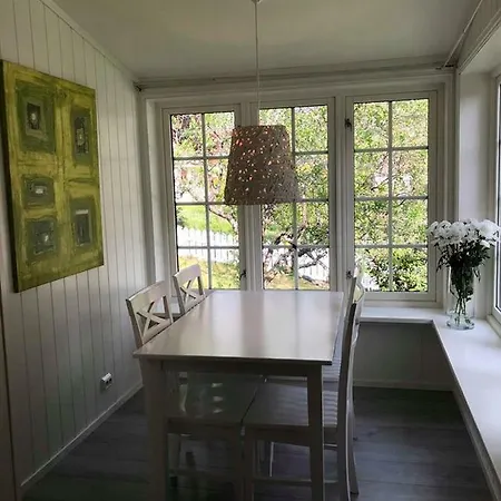 بيت للعطل - House By The River سترين